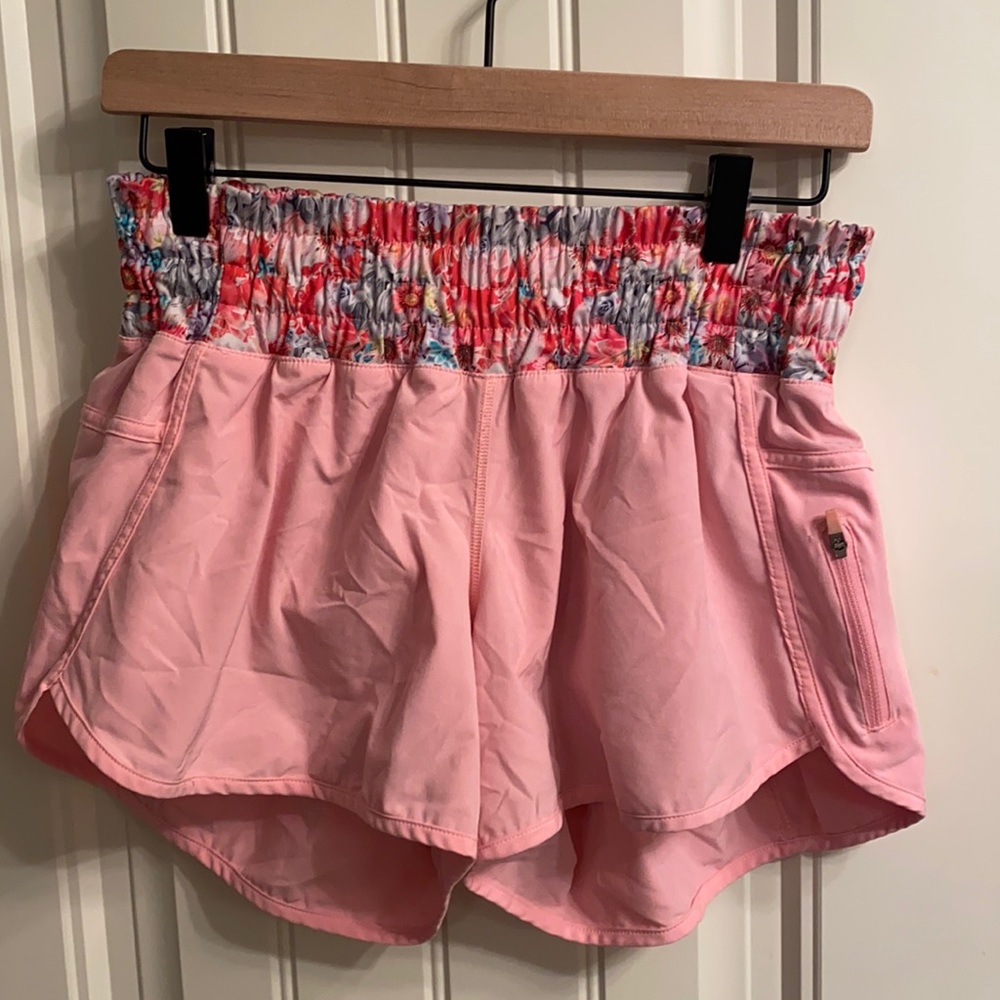 Lululemon Tracker short SZ10